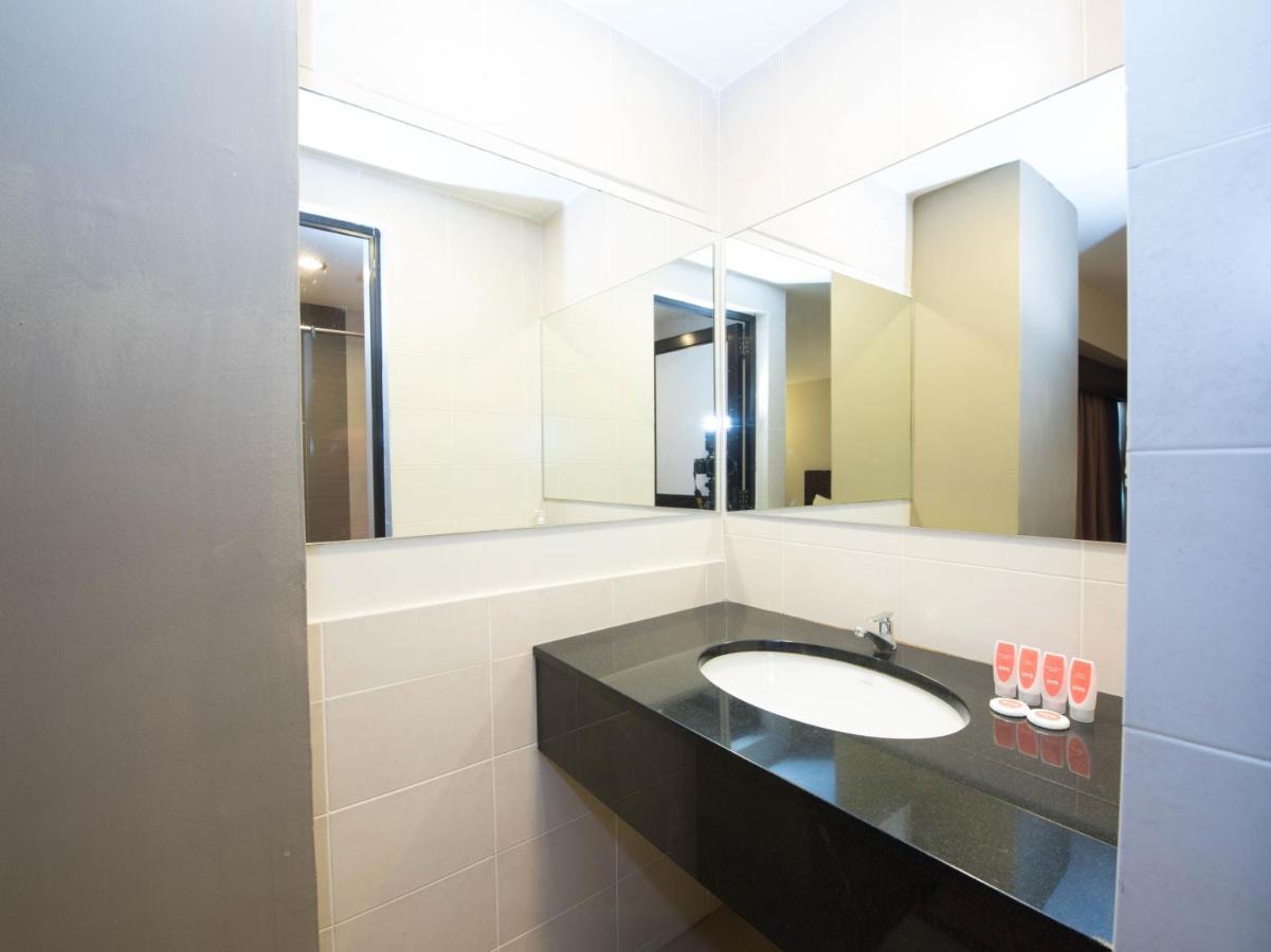 Oyo 89421 Pp Island Hotel Georgetown Luaran gambar